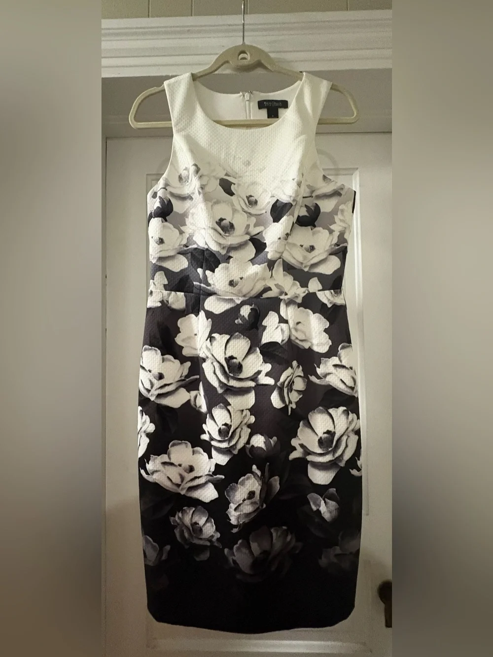 White House Black Market Womenโs Floral Dress Size 8 - Picture 1 of 3
